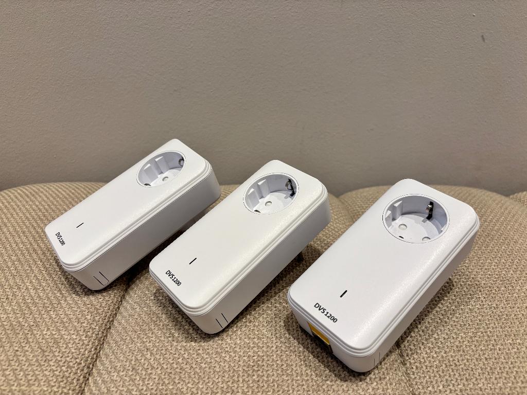 3x DVS 1200 Powerline Adapter | internet via stopcontact, Computers en Software, Ophalen, Zo goed als nieuw, DVS