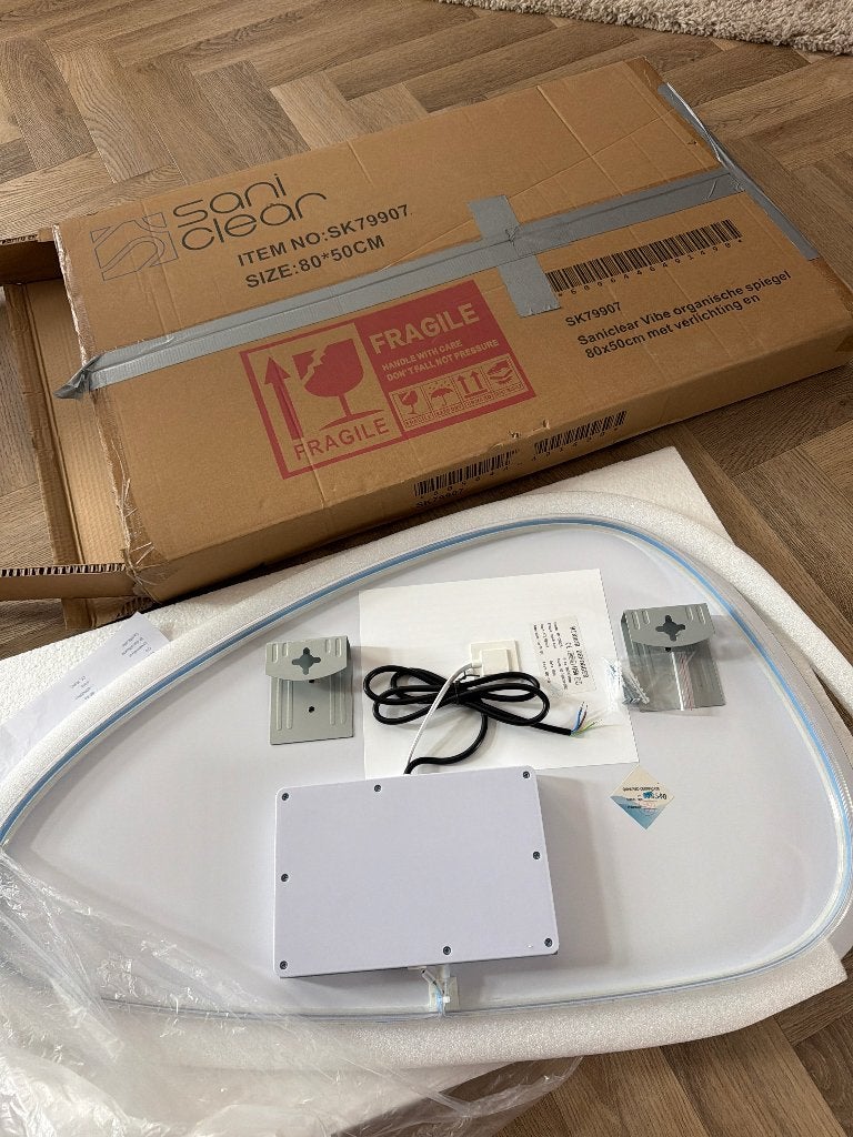 Sani Clear LED spiegel 80x50 cm, Ophalen, Nieuw, 75 tot 100 cm, Minder dan 100 cm