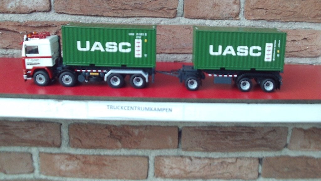WSI  Volvo  F12  8 x 2  van  N.  Mijnders.