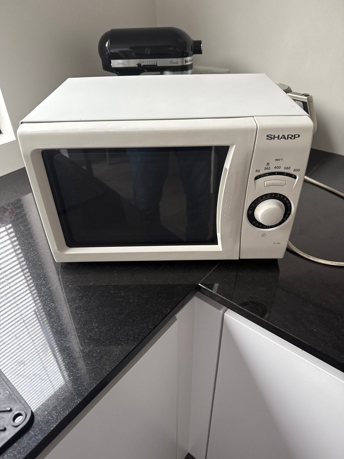 Sharp Magnetron R-212 - Compact en Gebruiksvriendelijk, Ophalen, Gebruikt, Minder dan 45 cm, Magnetron