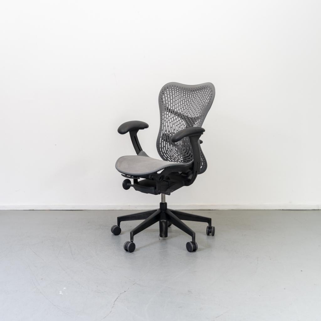 5x Herman Miller Mirra 2 Bureaustoel Alpine - Graphite, Niet ingevuld, Niet ingevuld, Ophalen of Verzenden, Zo goed als nieuw