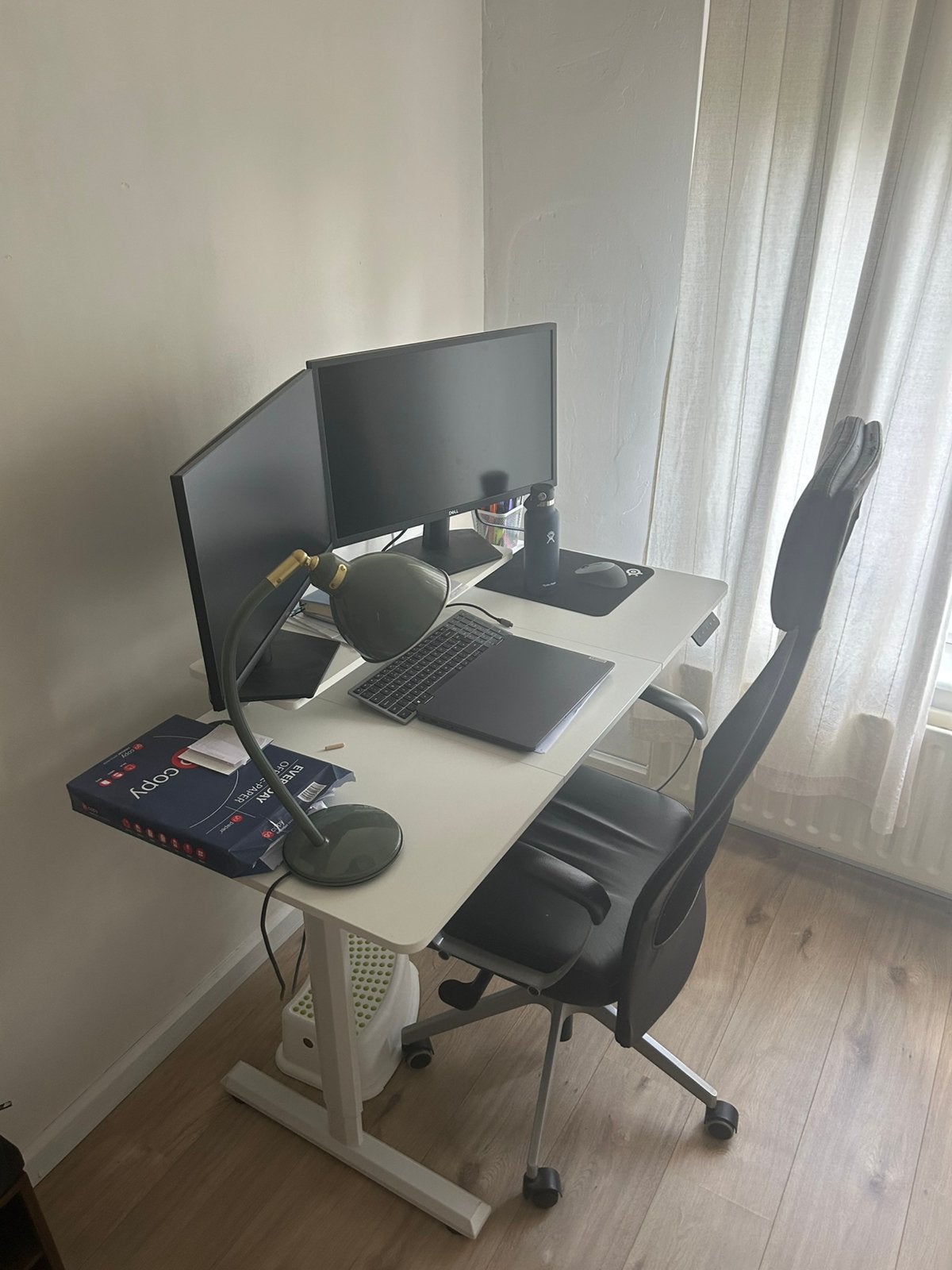 Elektrisch in hoogte verstelbaar bureau 12060 cm m, Huis en Inrichting, Ophalen, Elektrisch, 120 cm, Scandinavisch