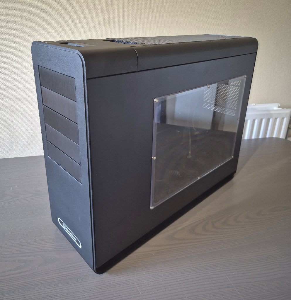 Silverstone FT02 (FT02B-W) met mods en PCI-e4.0 riser kabel, Ophalen of Verzenden, Gebruikt