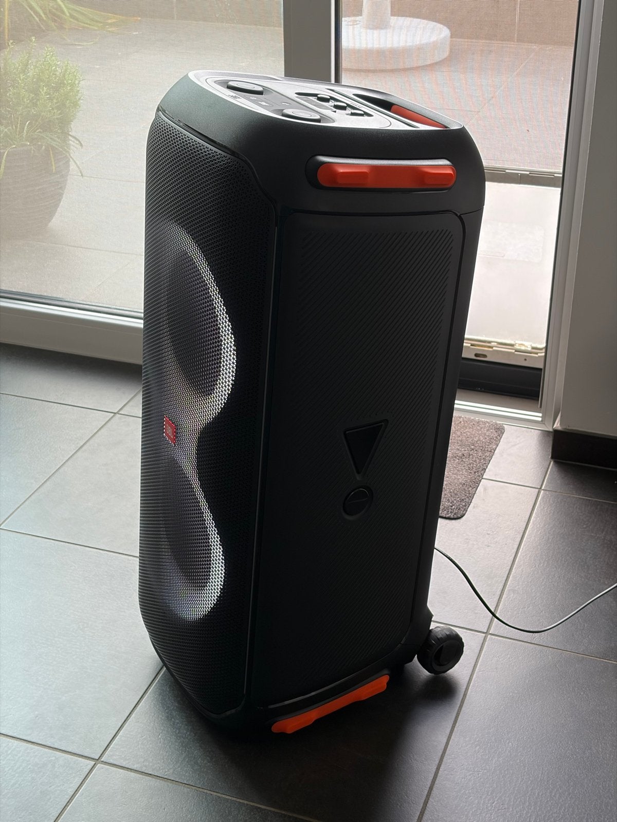 Foto 3 van JBL PartyBox 710 - Krachtige Party Speaker met Lichteffecten