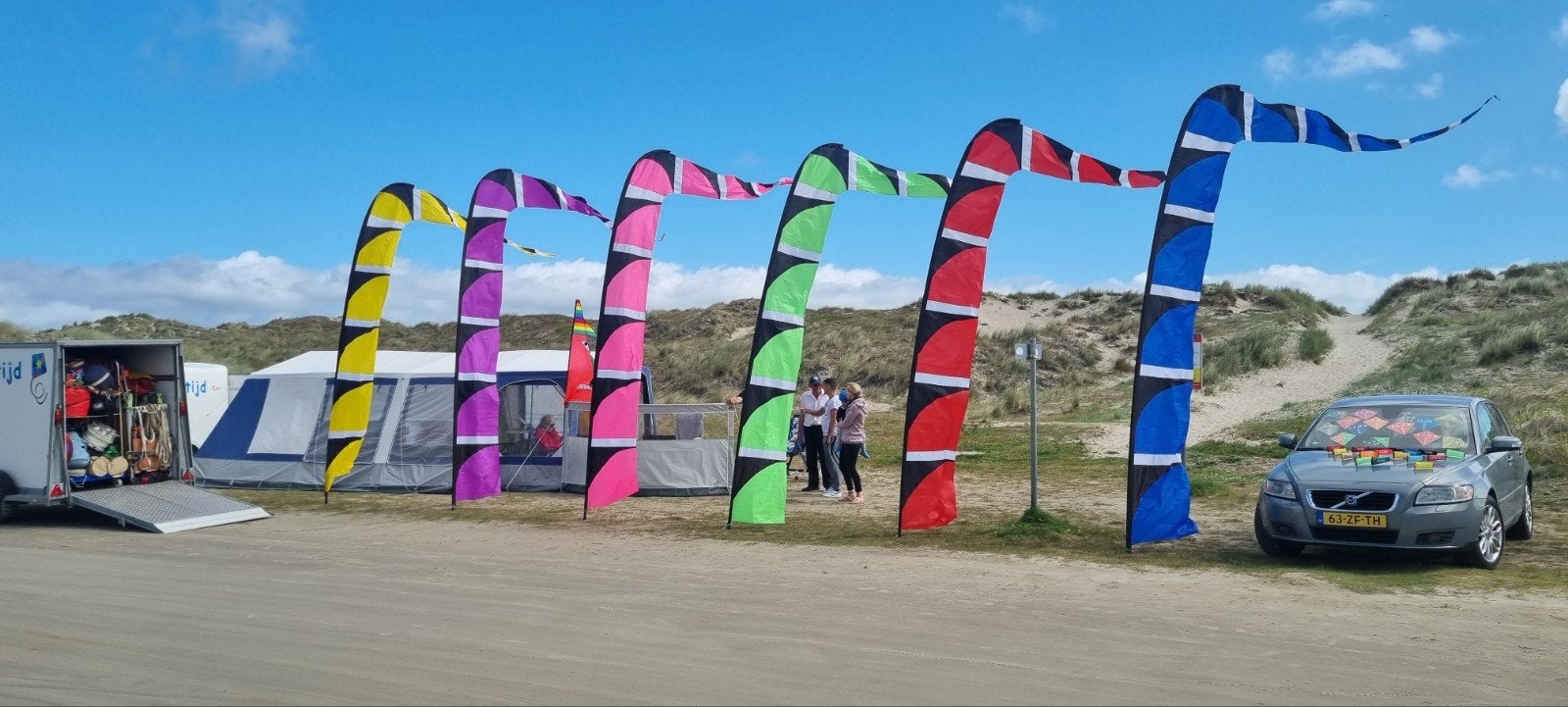 Verschillende kleuren fanen, Ophalen of Verzenden, T, T, T