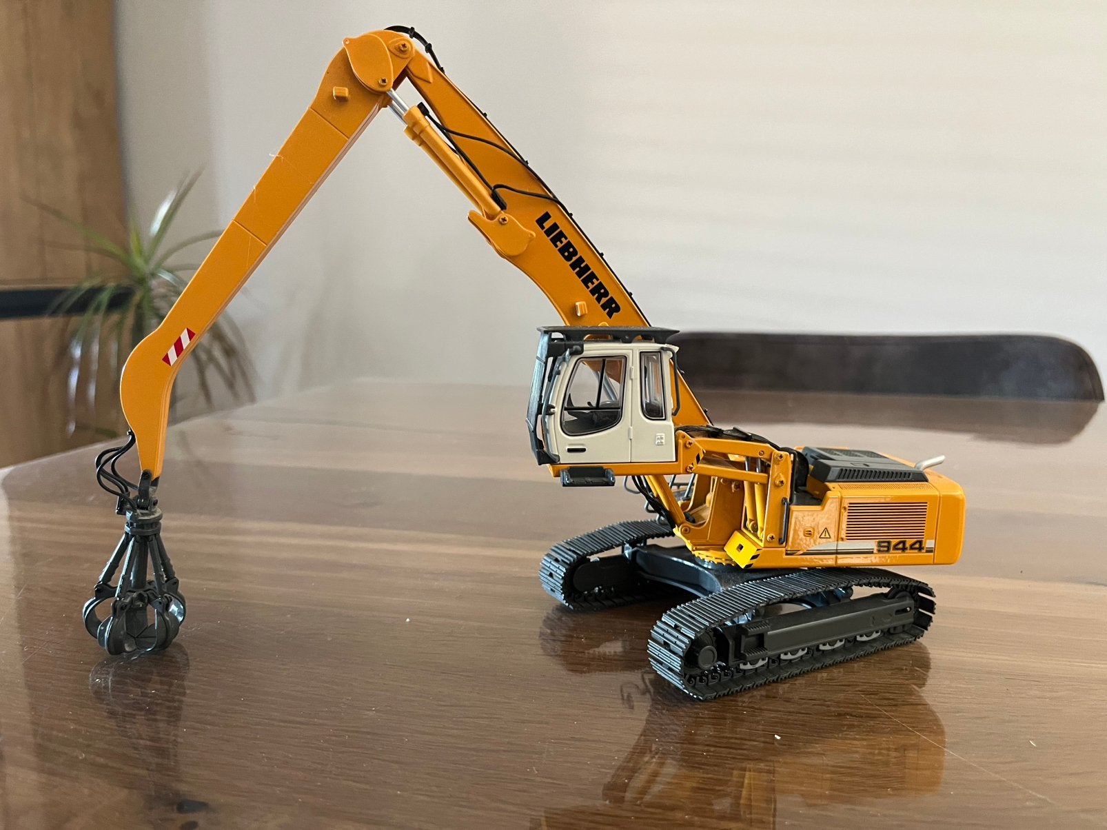 Liebherr 944 rups overslag kraan Universal Hobbies, Ophalen of Verzenden, Zo goed als nieuw, Hijskraan, Tractor of Landbouw, Conrad