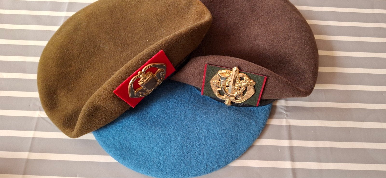 Baretten, Ophalen of Verzenden, Landmacht, Nederland, Helm of Baret