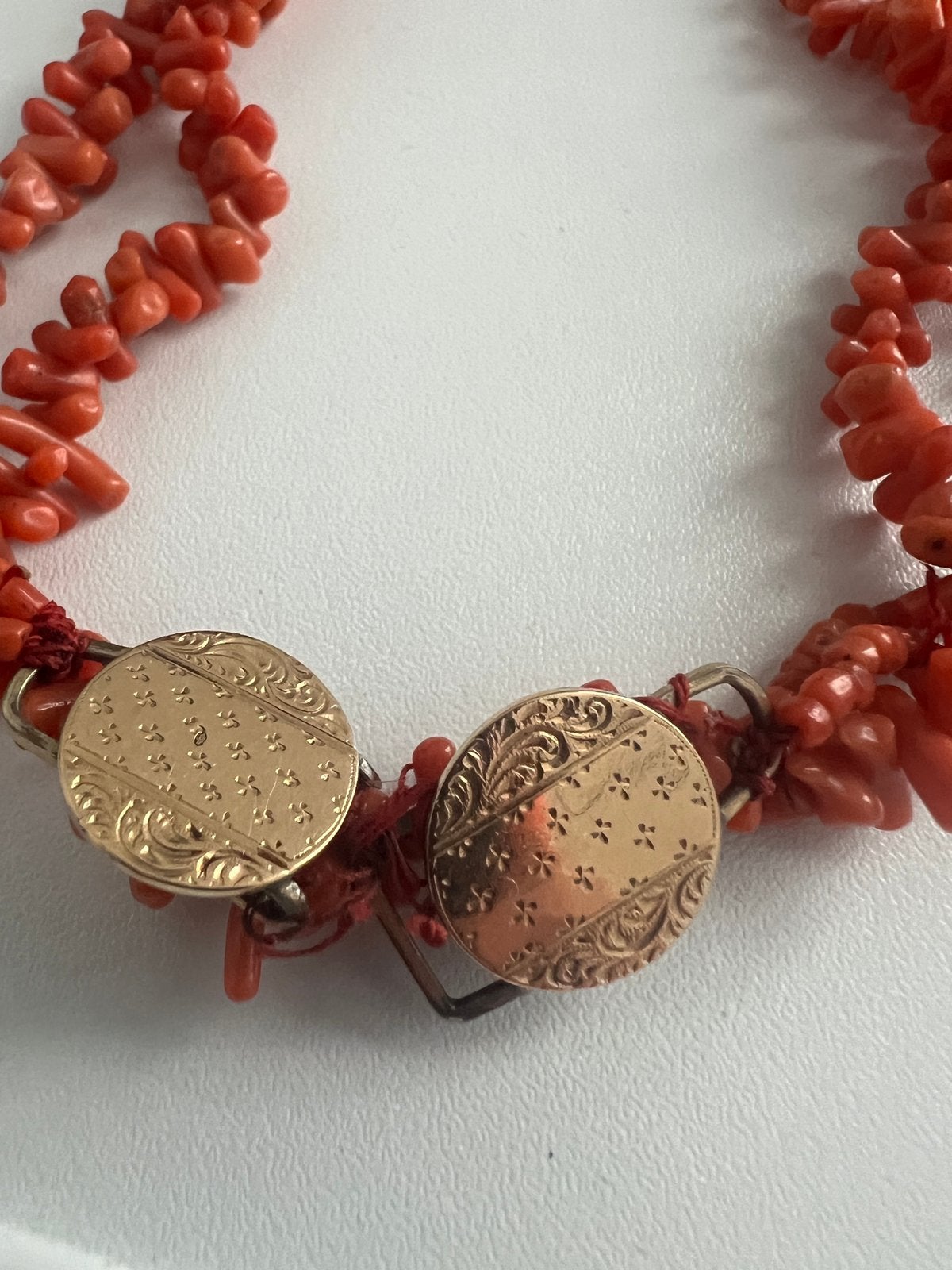 Bloedkoraal ketting met gouden vergulde elementen, Sieraden, Tassen en Uiterlijk, Kettingen, Ophalen of Verzenden, Gebruikt, Rood