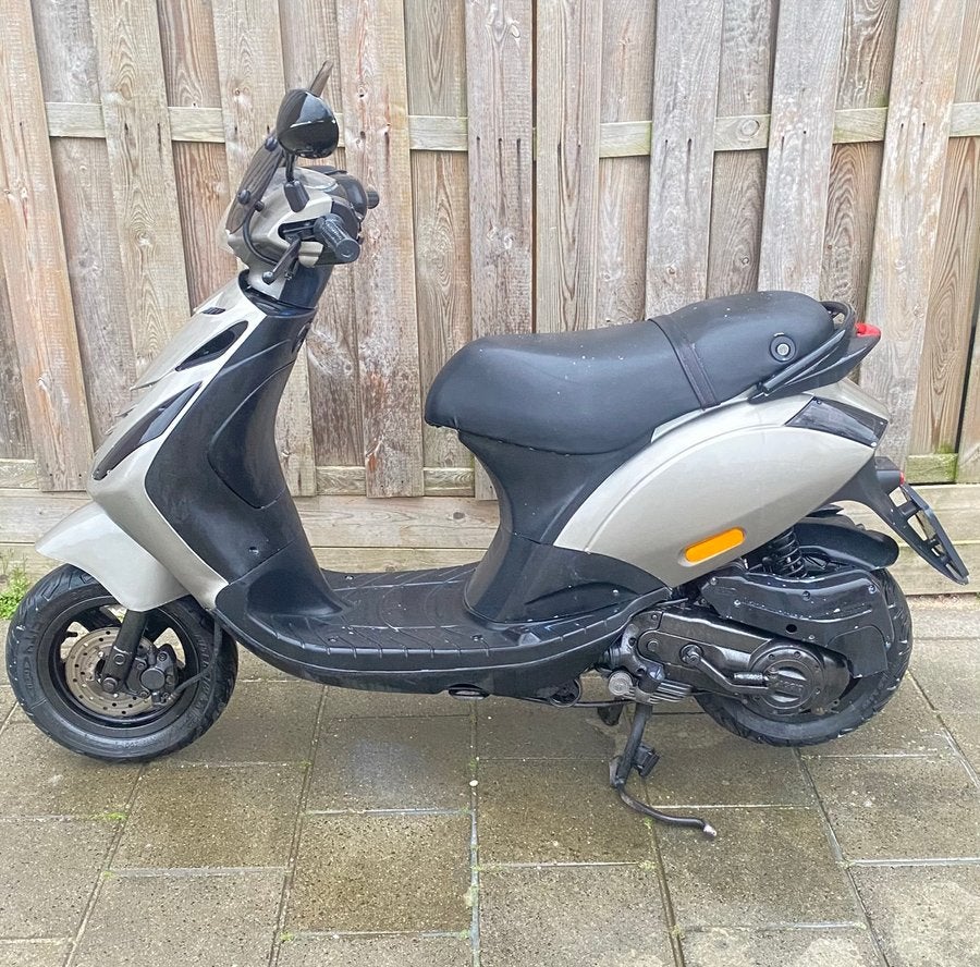 Piaggio zip 80 brom, Ophalen, Zo goed als nieuw, Benzine, Zip