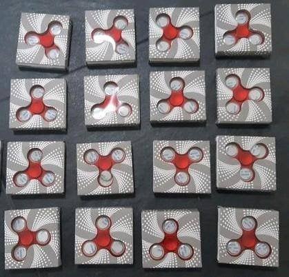 16 NIEUWE rode Spinners, fidget toys, personaliseerbaar, Verzamelen, Ophalen of Verzenden, Nieuw
