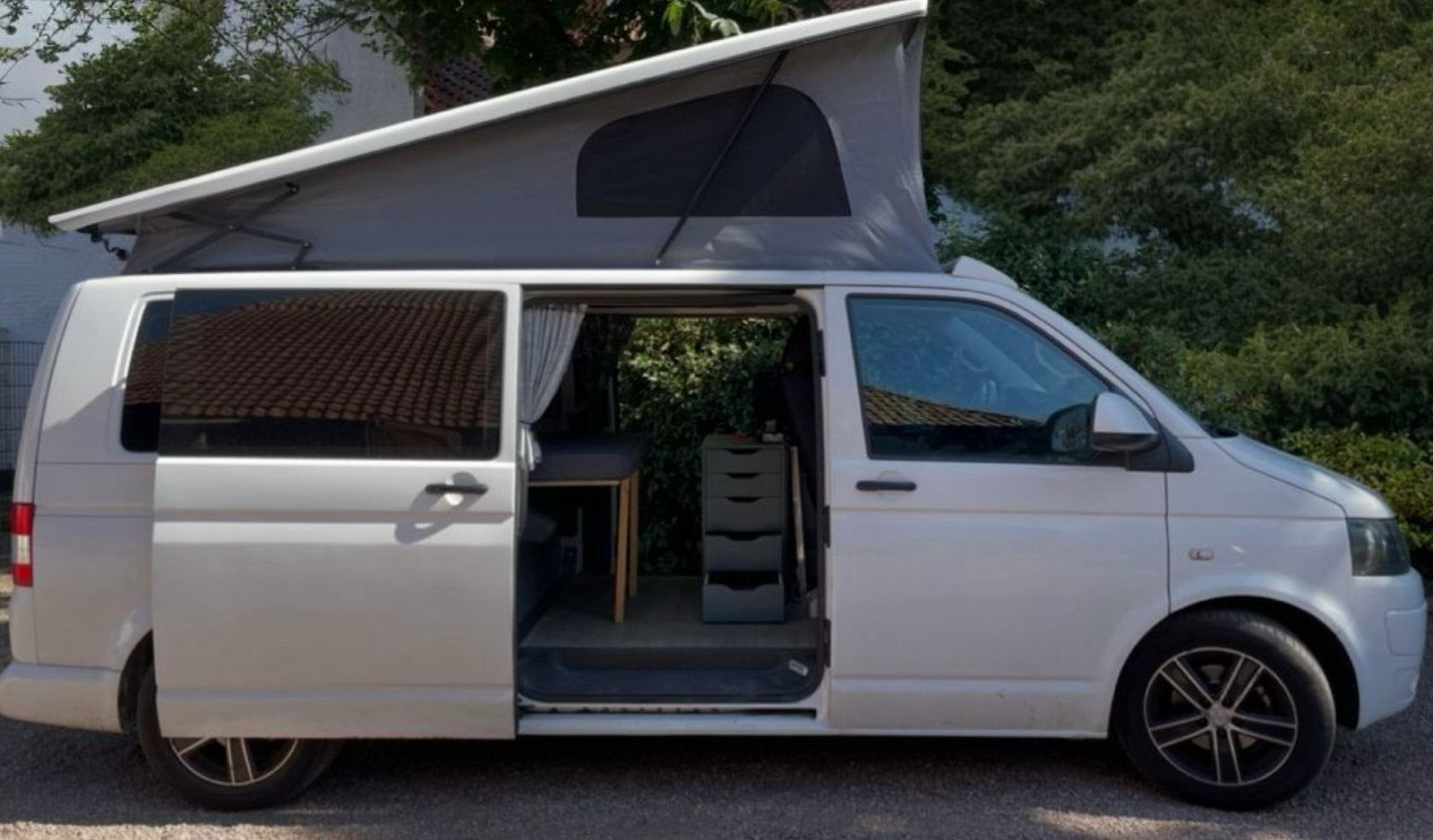 VW T5 Camper – verlengde uitvoering – klaar voor avontuur!, Reservewiel, Volkswagen, 5 tot 6 meter, Tot en met 4