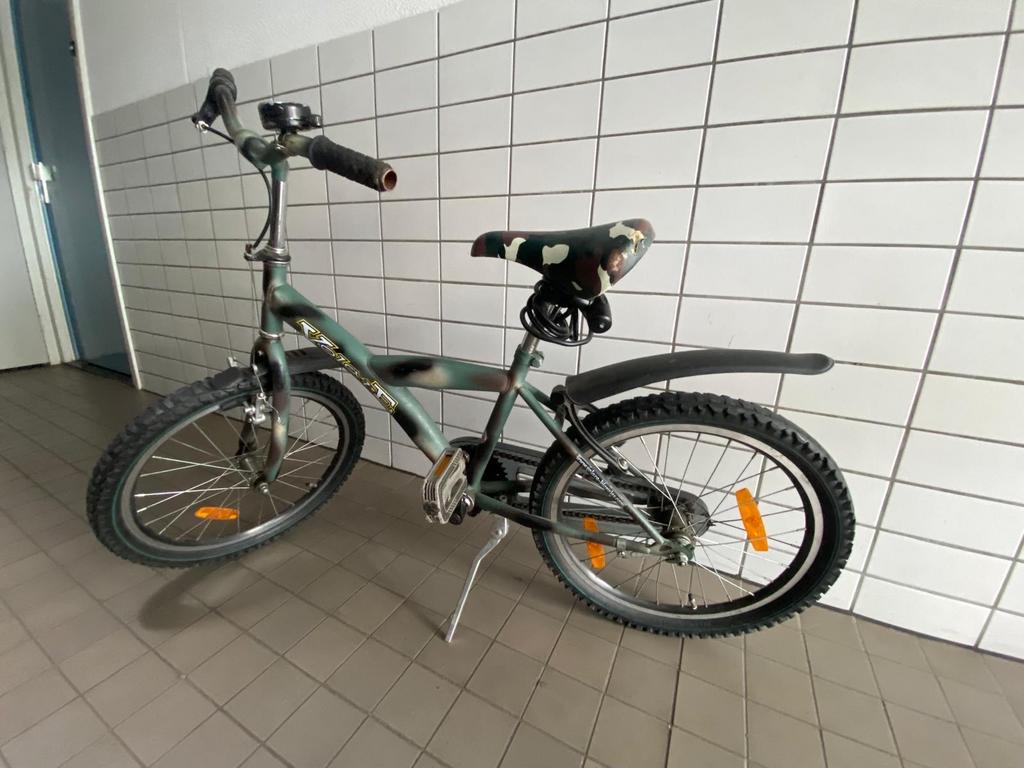 Kinderfiets 18 inch- Camouflage design, Ophalen, Zo goed als nieuw, 16 tot 18 inch