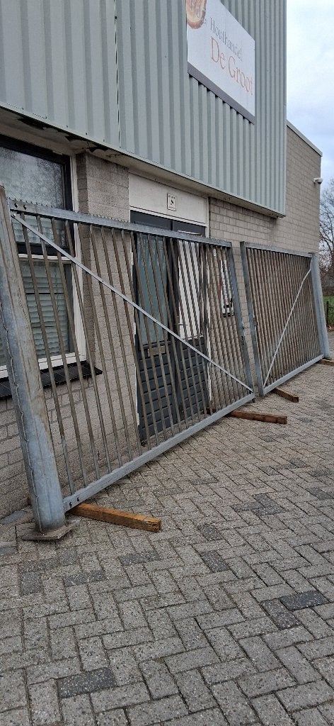 stalen dubbele poort, Ophalen, Gebruikt, Onbekend, Spijlenhekwerk