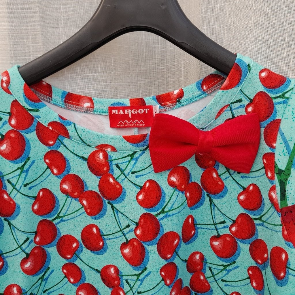 Margot jurk kersen print met strik nieuw maat L, Margot, Meerkleurig, Maat 42/44 (L), Nieuw