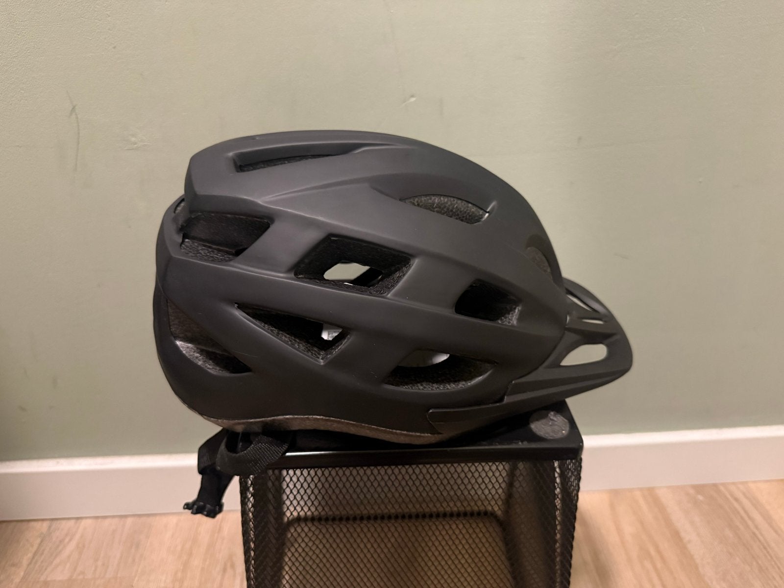 Fietshelm - Zwart (Benson Bike Parts) en kinder helm, Ophalen, Gebruikt, Overige maten, Heer of Dame