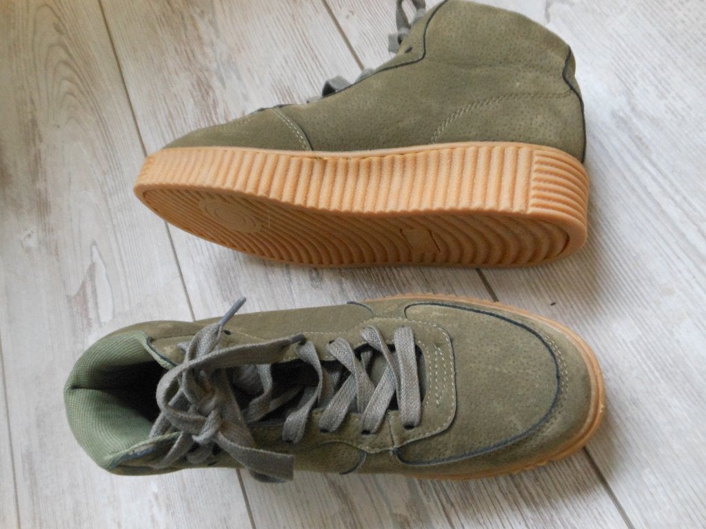 Gave schoenen van BLUE BOX, Ophalen of Verzenden, Groen, Sneakers of Gympen, Zo goed als nieuw