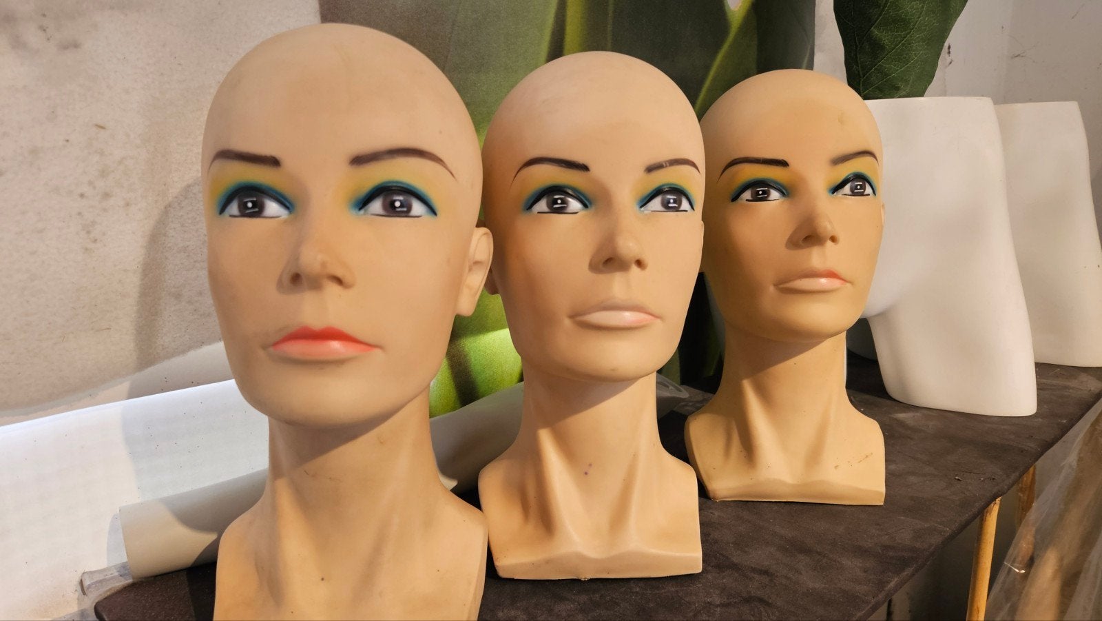Dames hoofden etalagepop paspop, Ophalen