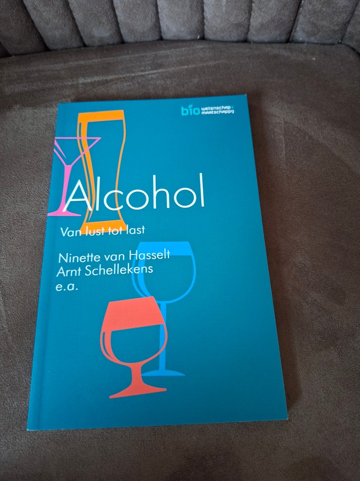 Alcohol: Van lust tot last - Wetenschap & Maatschappij, Ophalen of Verzenden, Zo goed als nieuw, Ninette van Hasselt, Arnt Schellekens e.a.
