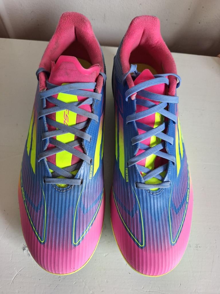 Hippe en stoere Adidas F50 voetbalschoenen - Maat 41.5, Sport en Fitness, Voetbal, Ophalen of Verzenden, Gebruikt, Schoenen