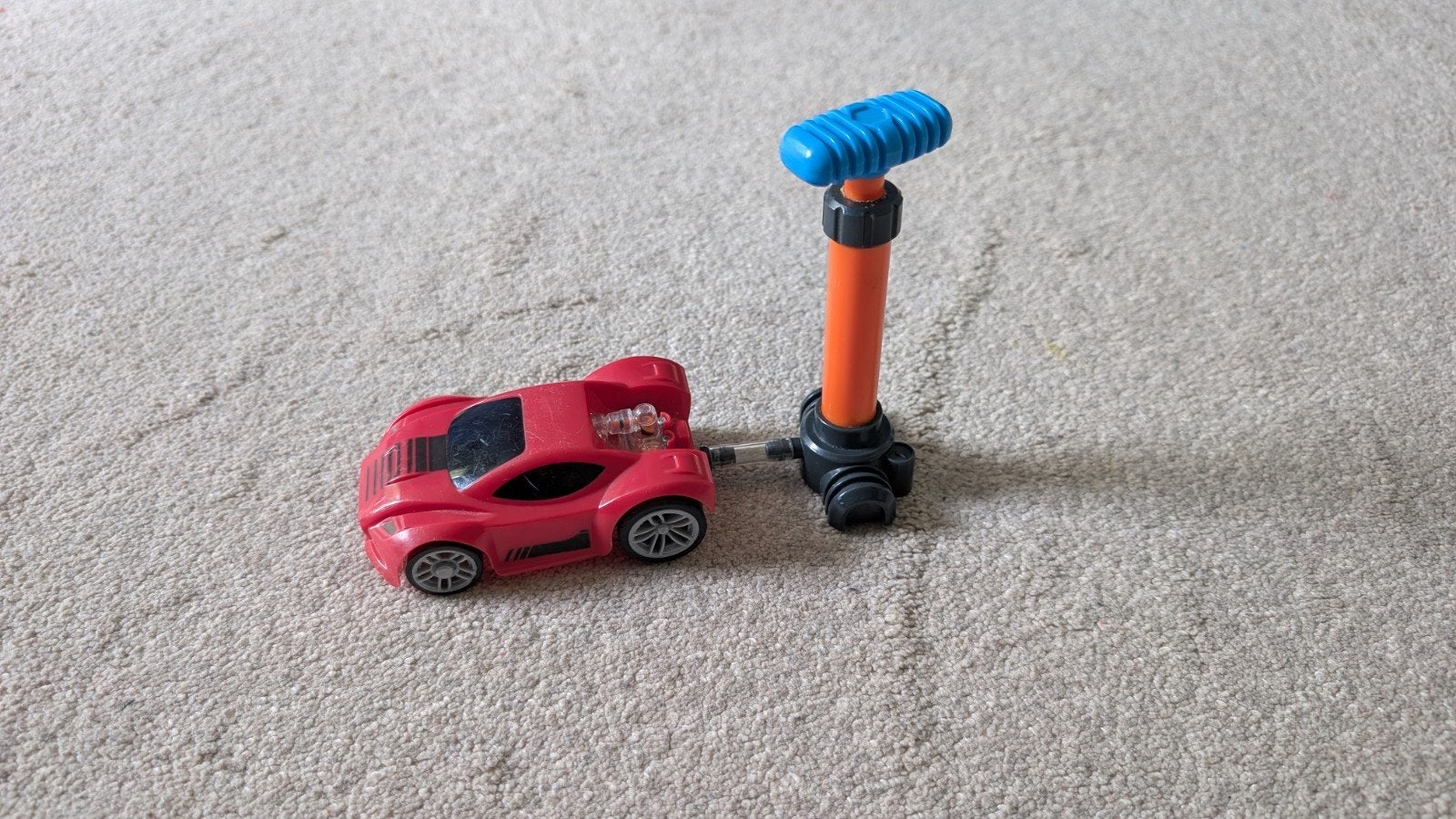 Little Tikes Air Chargers Phoenix - Auto met Lanceerpomp, Ophalen, Zo goed als nieuw