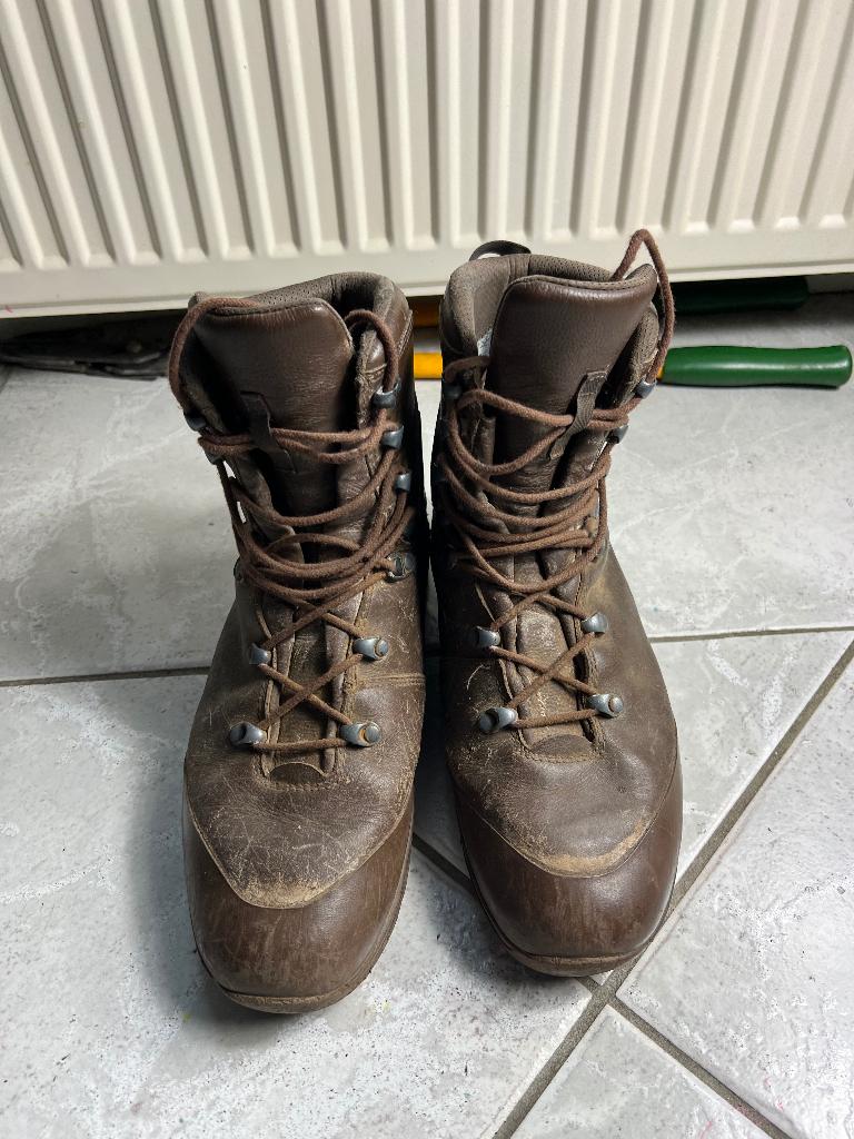 Gedragen paar HAIX Mondo legerschoenen maat 285B 44,5, Sport en Fitness, Bergsport en Wandelen, Verzenden, Gebruikt, Schoenen