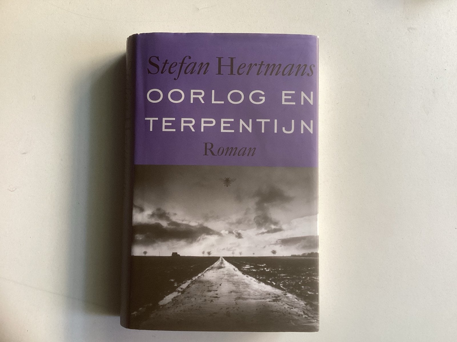 Oorlog en Terpentijn - Stefan Hertmans (Roman), Ophalen of Verzenden, Zo goed als nieuw, België