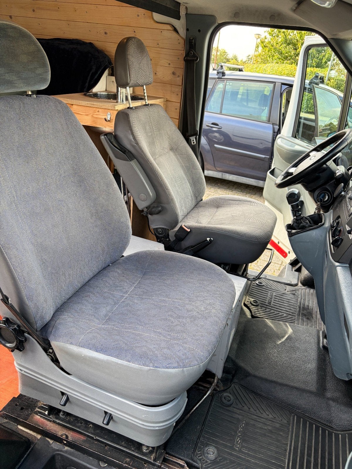 Foto 22 van Ford Transit 2-persoons camper | Zonnepanelen & luifel