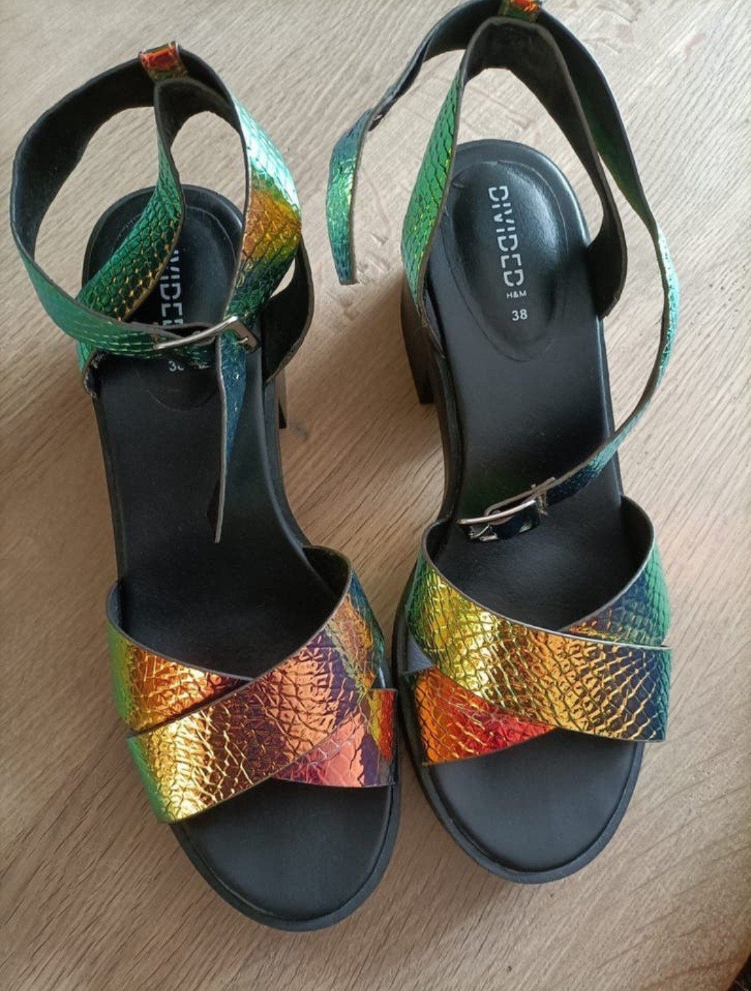 Meer kleurige sandalen maat 39, Ophalen of Verzenden, Zo goed als nieuw