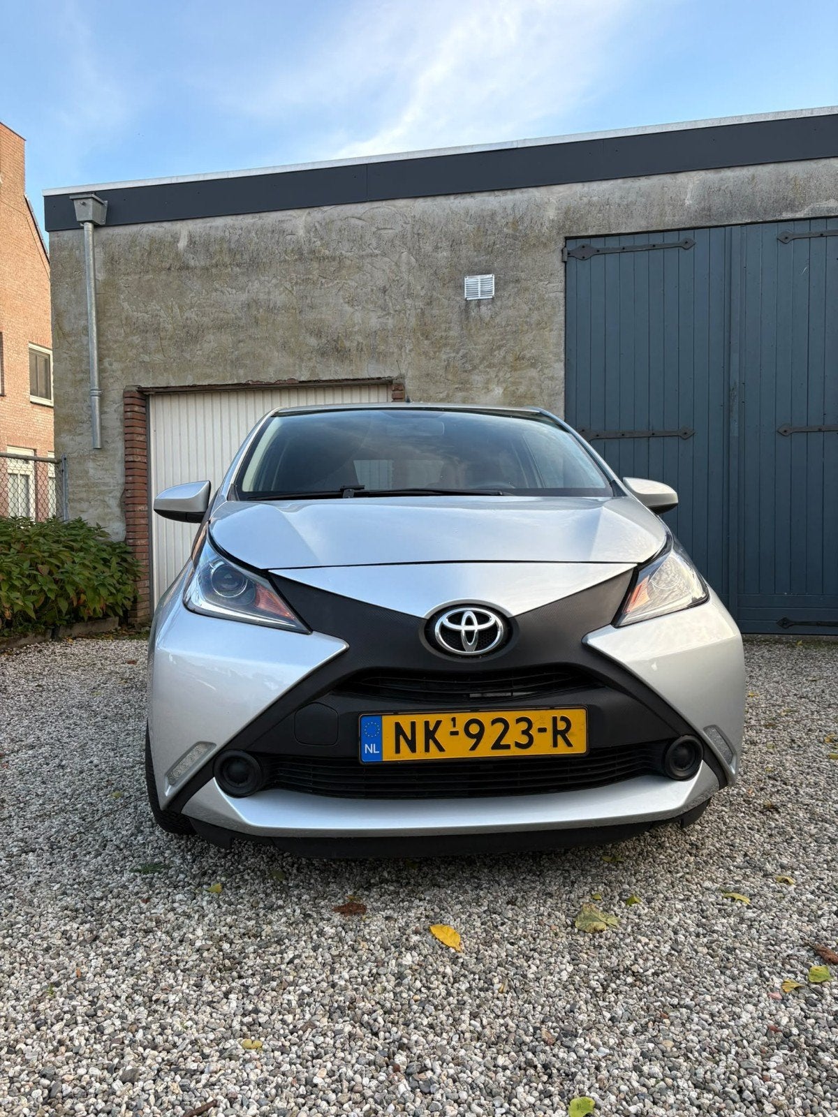 Toyota Aygo 1.0 Vvt-i x -fun  69pk 5D 2017 Grijs / airco, Auto's, Voorwielaandrijving, 4 stoelen, Origineel Nederlands, Handgeschakeld