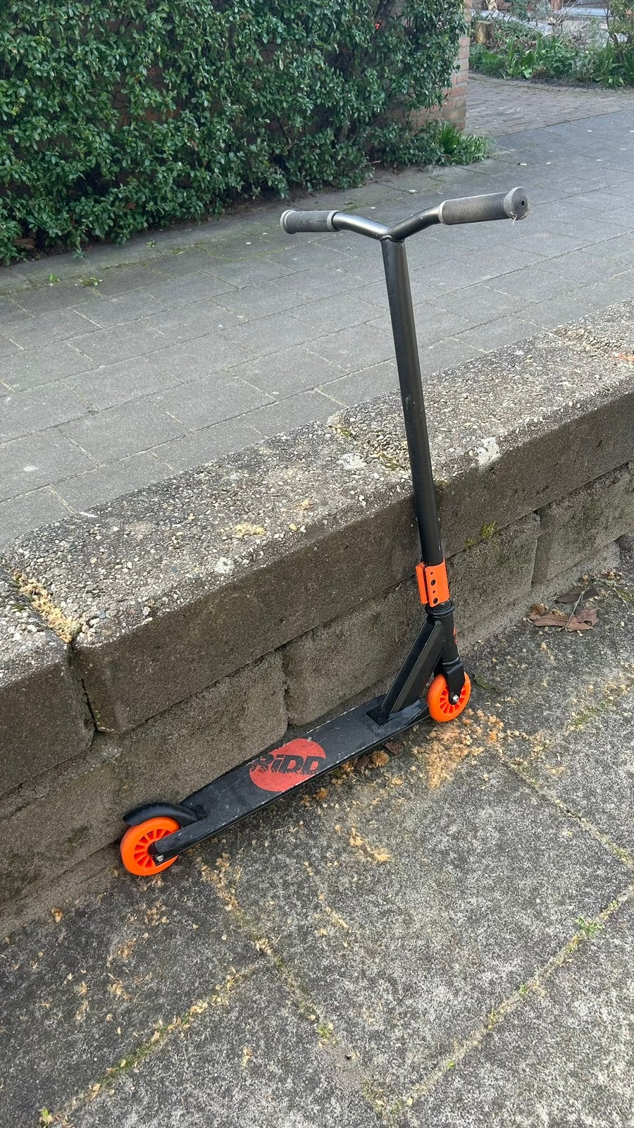 RIDE stuntstep in zwart met opvallende oranje details., Fietsen en Brommers, Steps, Ophalen, Gebruikt, Gewone step
