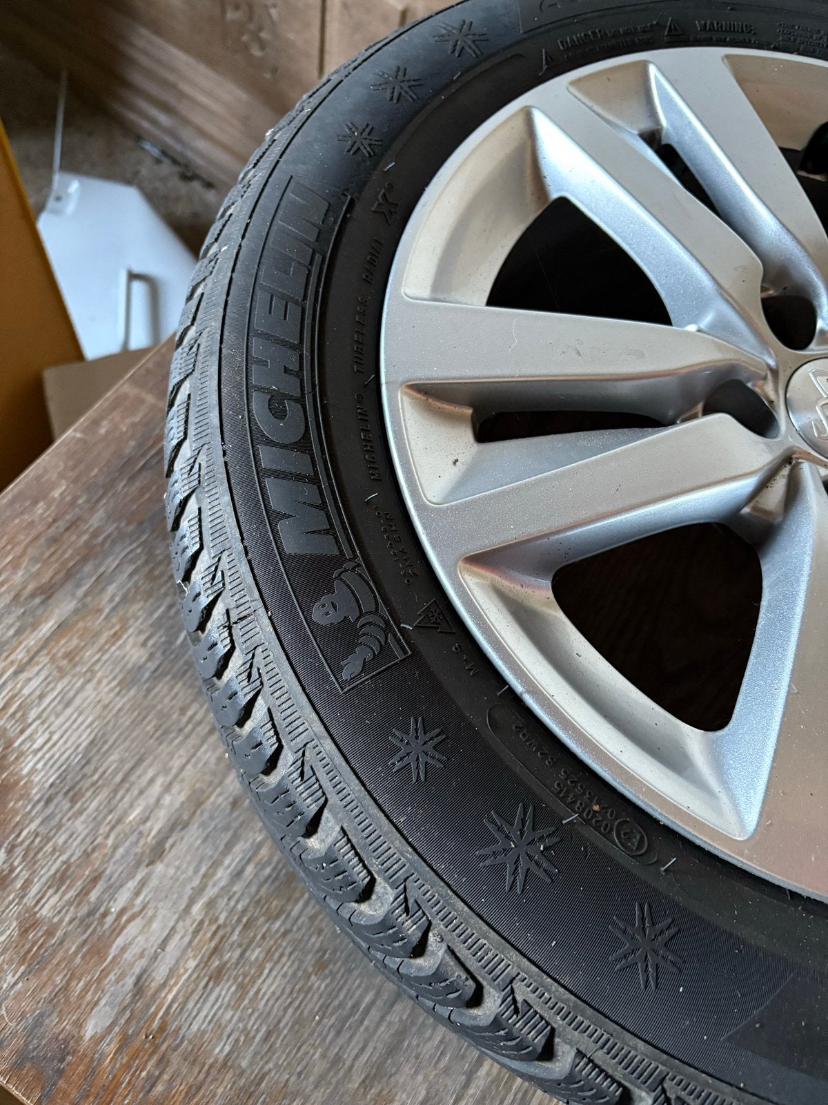 Michelin winterbanden op velg - 205/55 R16, Auto-onderdelen, Banden en Velgen, Ophalen, Gebruikt, 16 inch, Banden en Velgen