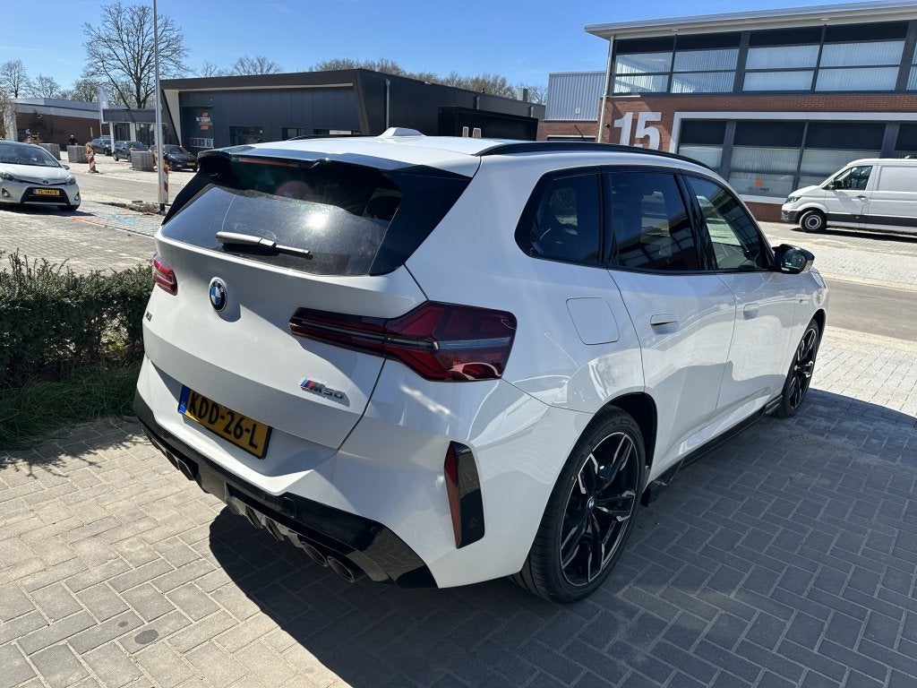 BMW X3 M50 Performance Panoramadak (bj 2025, automaat), Auto's, BMW, Lichtsensor, Gebruikt, Euro 6, 2500 kg