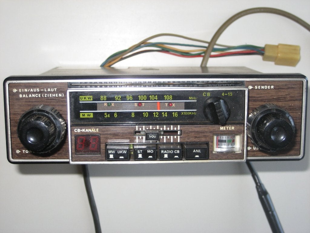 DNT COMB 2 Autoradio met CB 27MC incl. toebehoren, Ophalen of Verzenden, Zo goed als nieuw