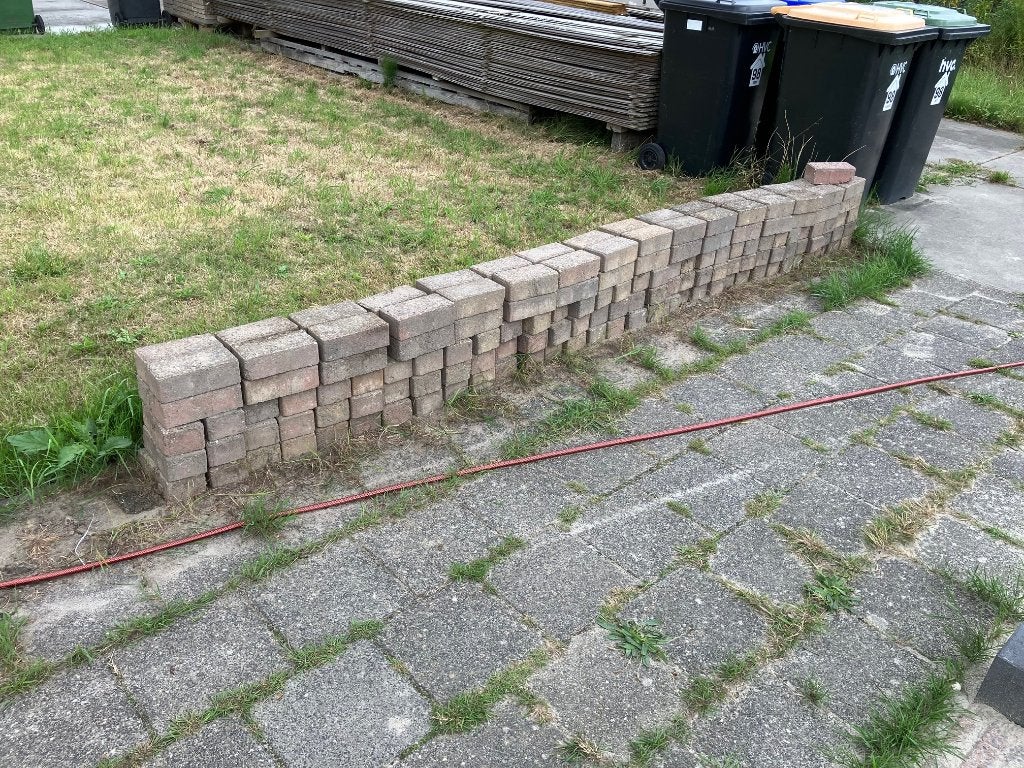 Gratis ophalen Betonstraatstenen keiformaat 160 stuks, Ophalen, Gebruikt, Klinkers, Minder dan 5 m²