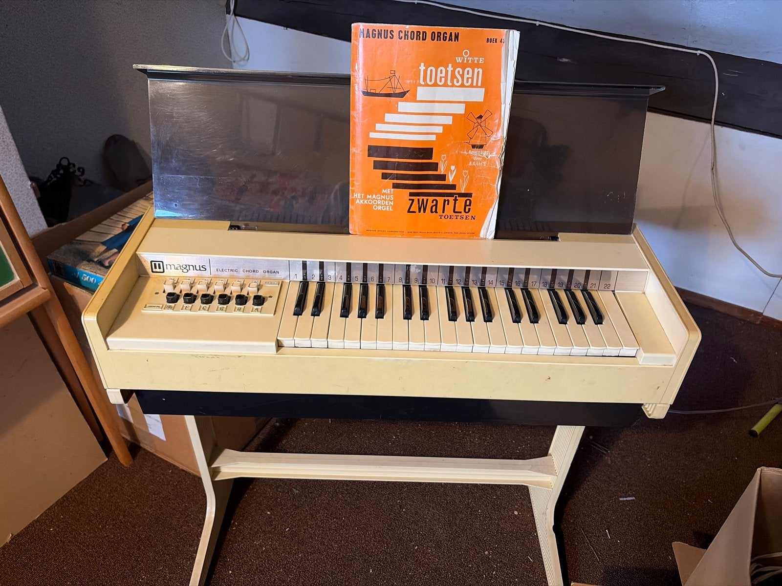 Magnus Elektrisch Chord Orgel - Inclusief lesboek, Muziek en Instrumenten, Ophalen, Gebruikt, 1 klavier, Orgel
