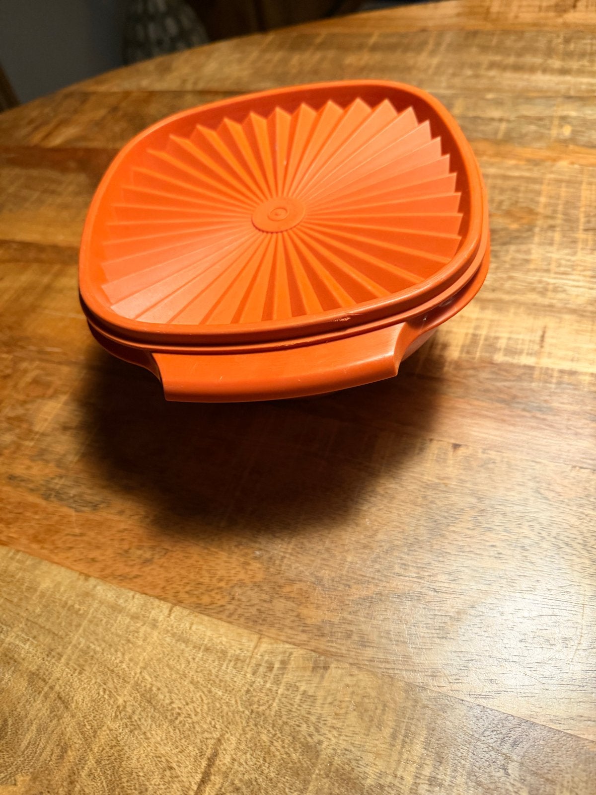Tupperware schaal met deksel - Oranje, Gebruikt, Schaal, Oranje, Ophalen of Verzenden