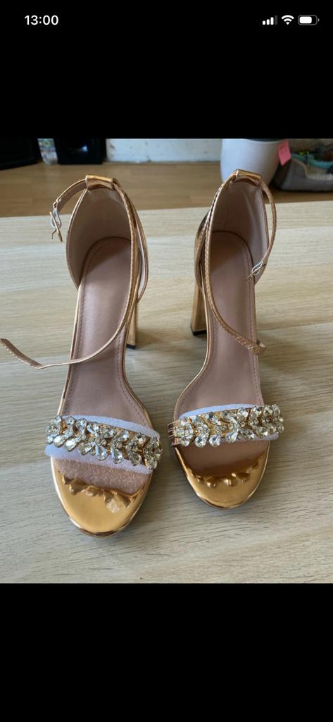 Champagne kleurige pumps maat 39, Pumps, Overige kleuren, Ophalen of Verzenden, Zo goed als nieuw