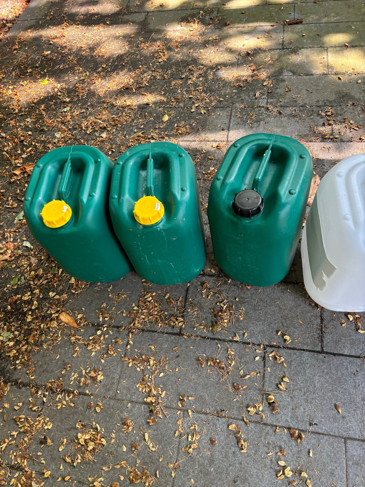 Diverse jerrycans - 18 stuks 20 liter., Ophalen, Gebruikt