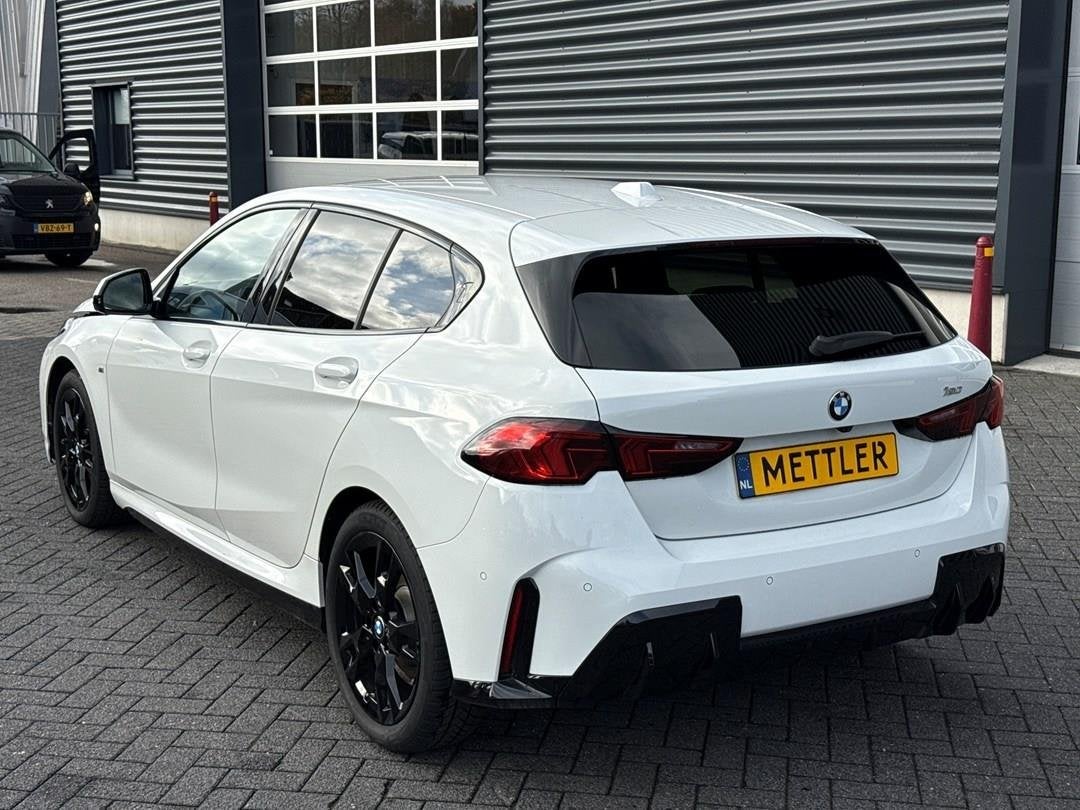 BMW 1-serie 120, M sport, harman kardon, memory seats, head-, Euro 6, 156 pk, Wit, Origineel Nederlands