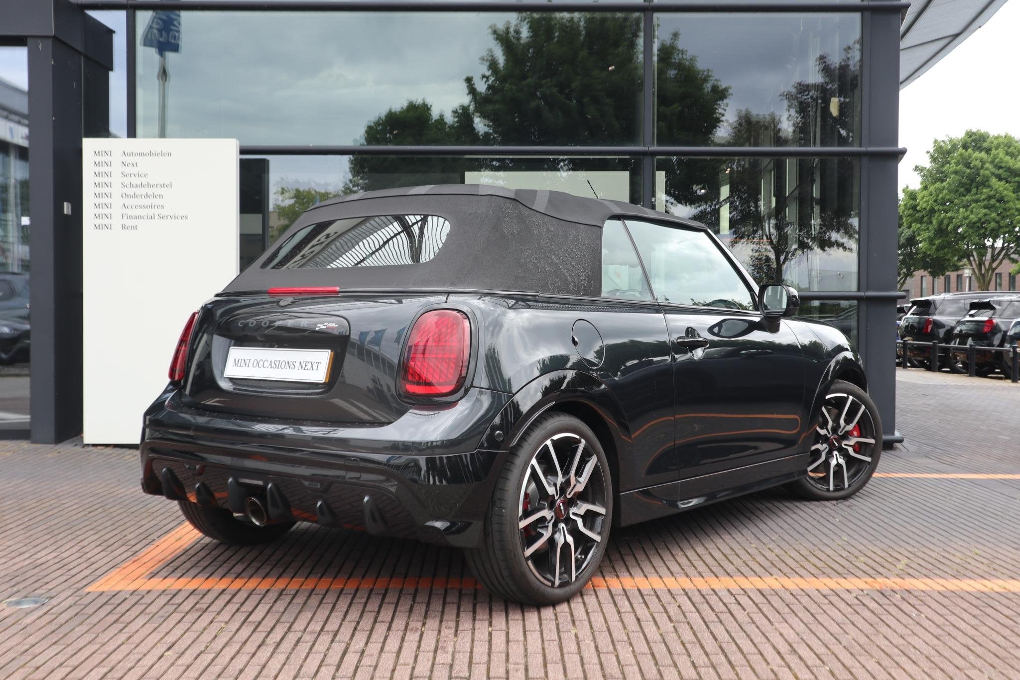 MINI Cabrio JCW | John Cooper Works uitvoering + Pakket XL, Auto's, Mini, 1998 cc, 15 km/l, 4 cilinders, 4 stoelen