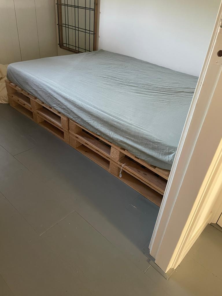 Palletbed 140x200 cm - Zo goed als nieuw, Ophalen, Bruin, Tweepersoons, 140 cm