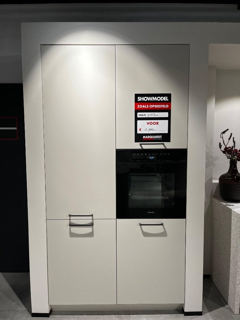 Moderne showroomkeuken met Terrazzo werkblad, Ophalen, Enkelwandige keuken, Grijs, Graniet of Steen
