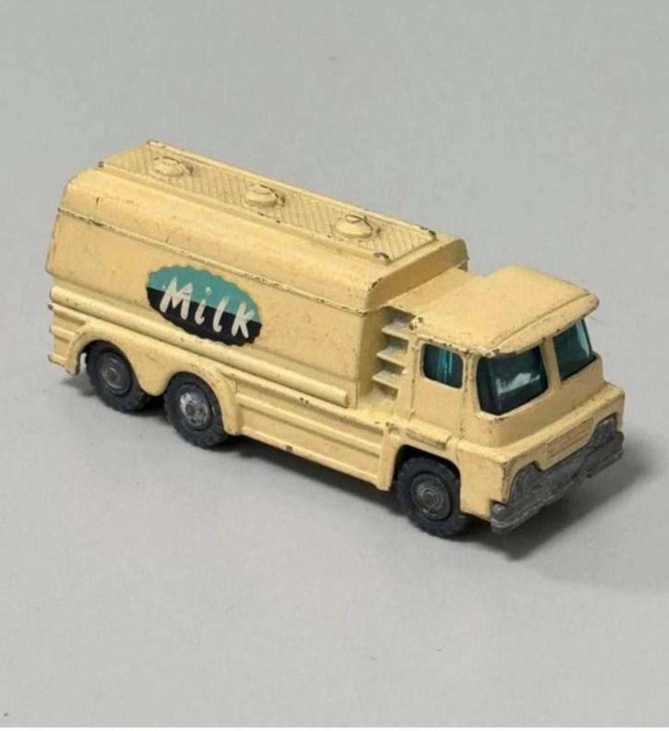 Vintage HUSKY 1:64 Tanker Milk Truck 1960 Diecast Made UK, Ophalen of Verzenden, Zo goed als nieuw, H, Bus of Vrachtwagen