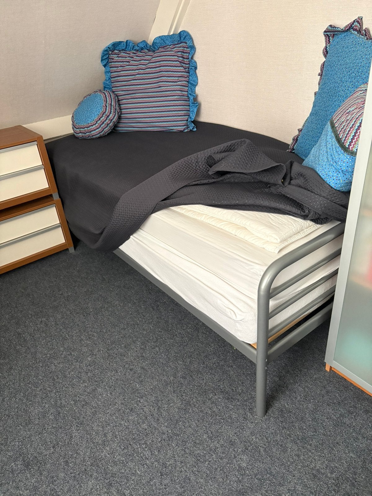 Stalen ikea eenpersoonsbed, Ophalen, 90 cm, Eenpersoons, Zo goed als nieuw