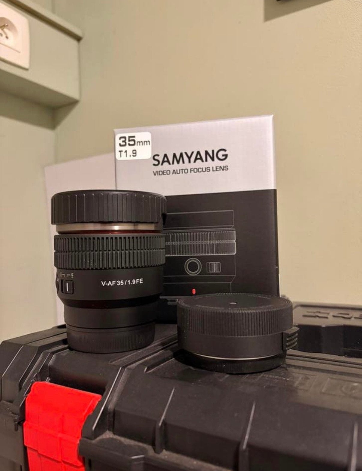 Samyang V AF 35 / 1.9 FE, Ophalen, Zo goed als nieuw
