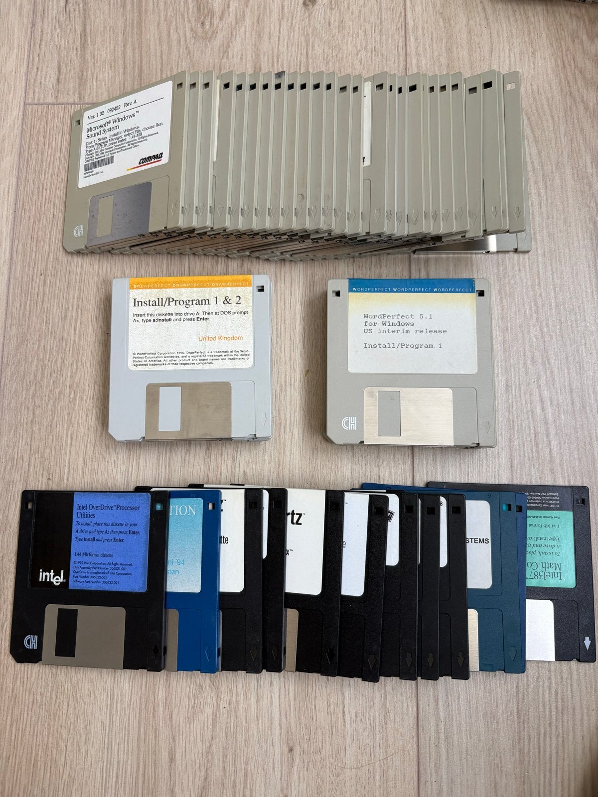 Vintage Floppy Disks: Microsoft Windows, WordPerfect & meer, Computers en Software, Ophalen of Verzenden, Gebruikt, Windows