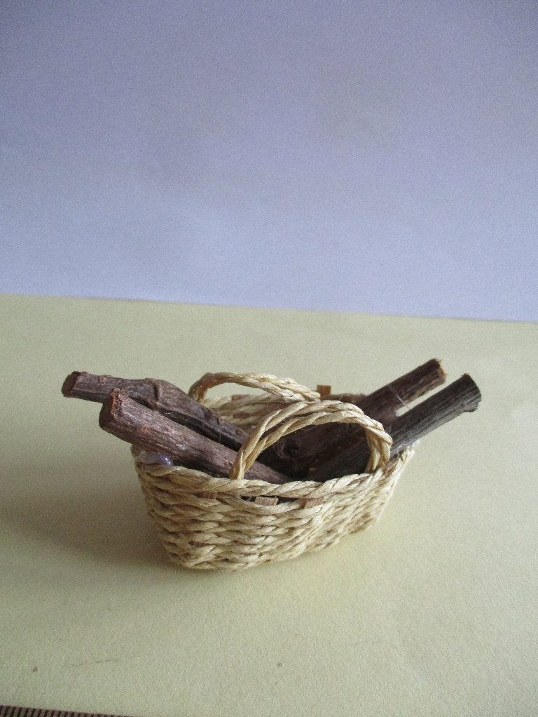 poppenhuis mand met boomstammen voor bij de haard, Ophalen of Verzenden, Zo goed als nieuw, Decoratie