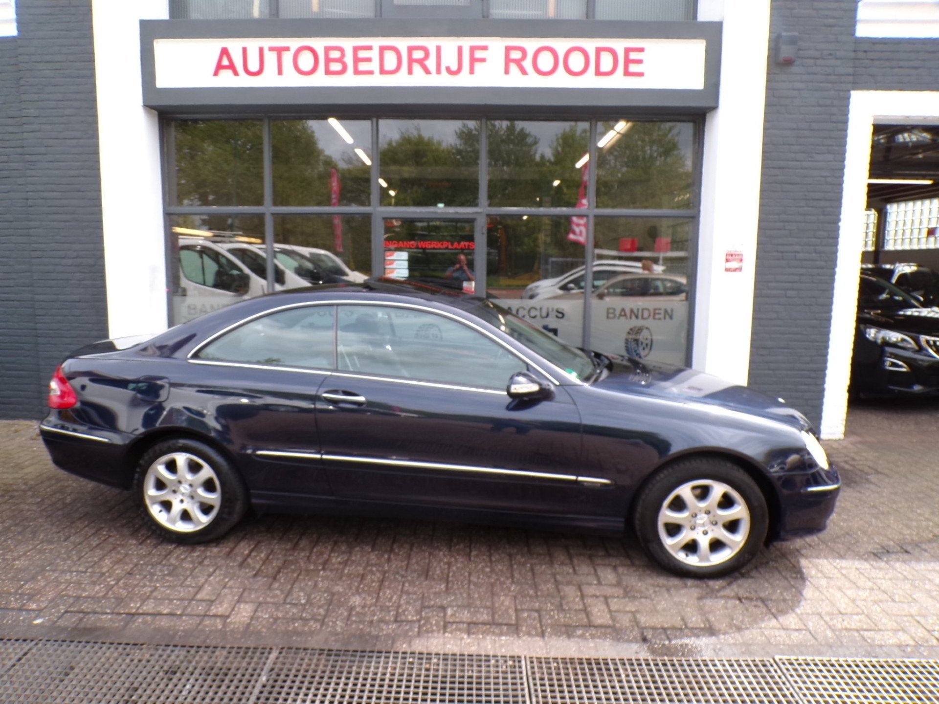 Mercedes-Benz CLK-Klasse Coupé 270 CDI Elegance AUTOMAAT,VE, Auto's, Automaat, Achterwielaandrijving, Gebruikt, Leder en Stof