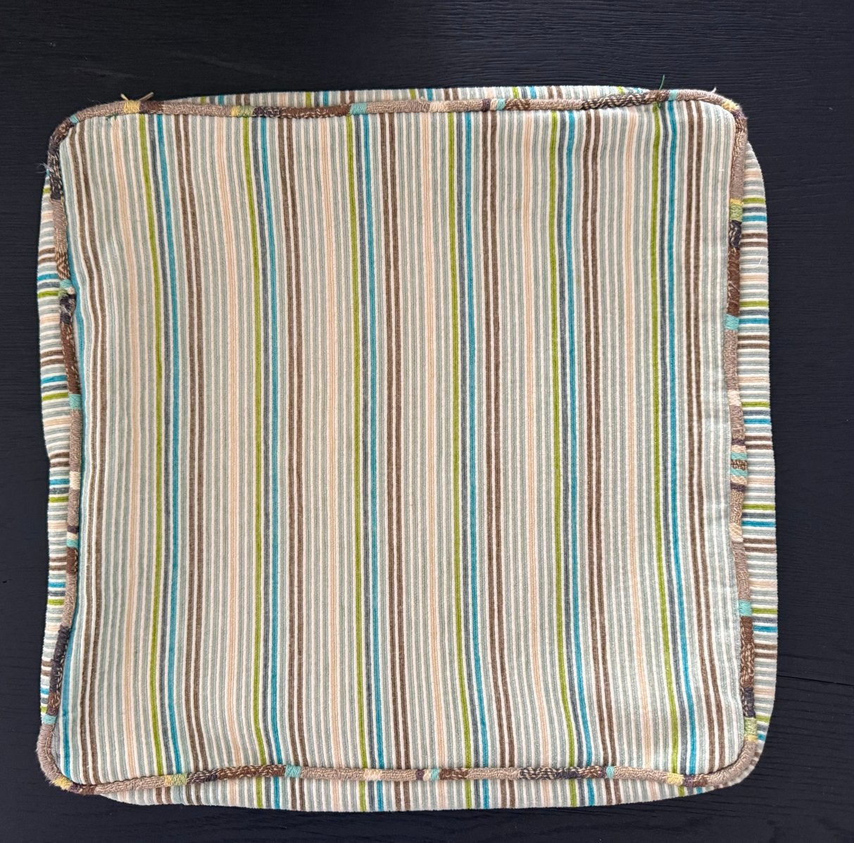 Uniek Sierkussen gestreept creme blauw- Designers Guild Stof, Overige merken, Meerkleurig, Vierkant, Ophalen of Verzenden