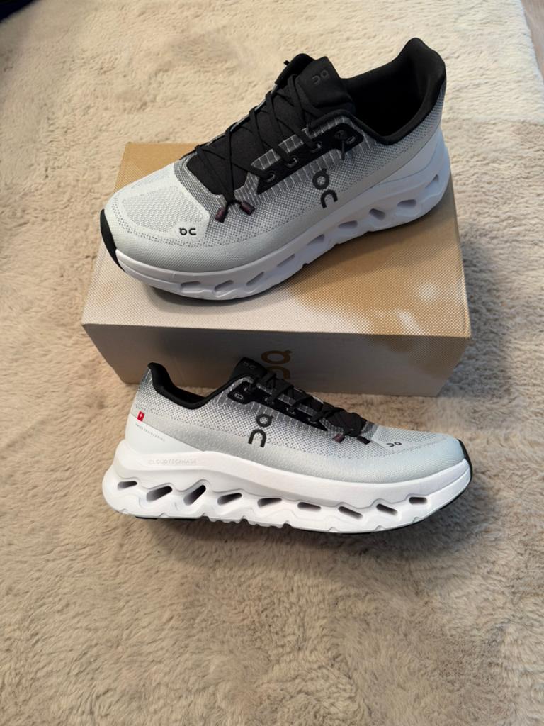 On Cloudmonster hardloopschoenen - zo goed als nieuw, Wit, Nieuw, Ophalen of Verzenden, Sneakers of Gympen